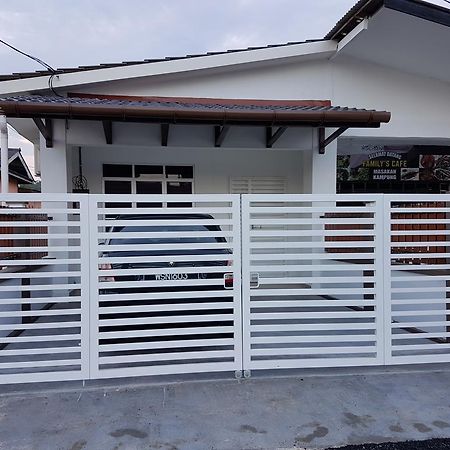 Ummi Guesthouse Dungun Exterior photo